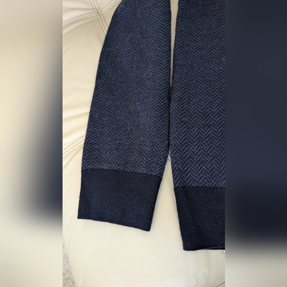 Brooks Brother Men's Blue SweaterExtra Fine Merino Wool Long Sleeve Pullover M